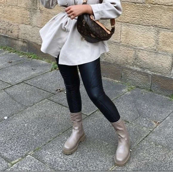 H&M Chunky Lug Sole Chelsea Platform Calf Boots Streetwear Winter Minimalist - Picture 6 of 11